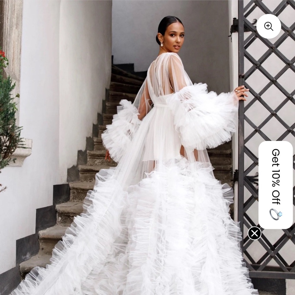 White beautiful bridal robe worn for only 15 minutes.